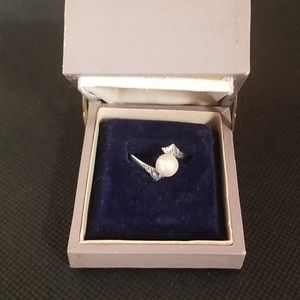 Vintage pearl ring.